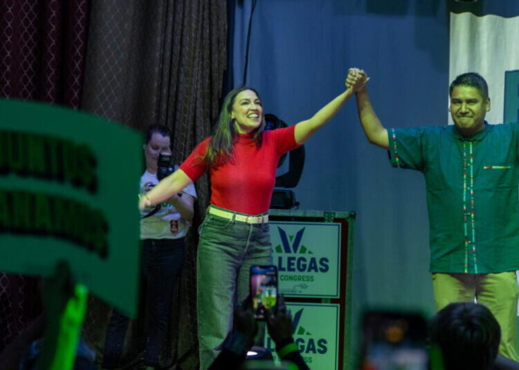 AOC, Newsom, Jeffries swing through California to help Democrats in tight races