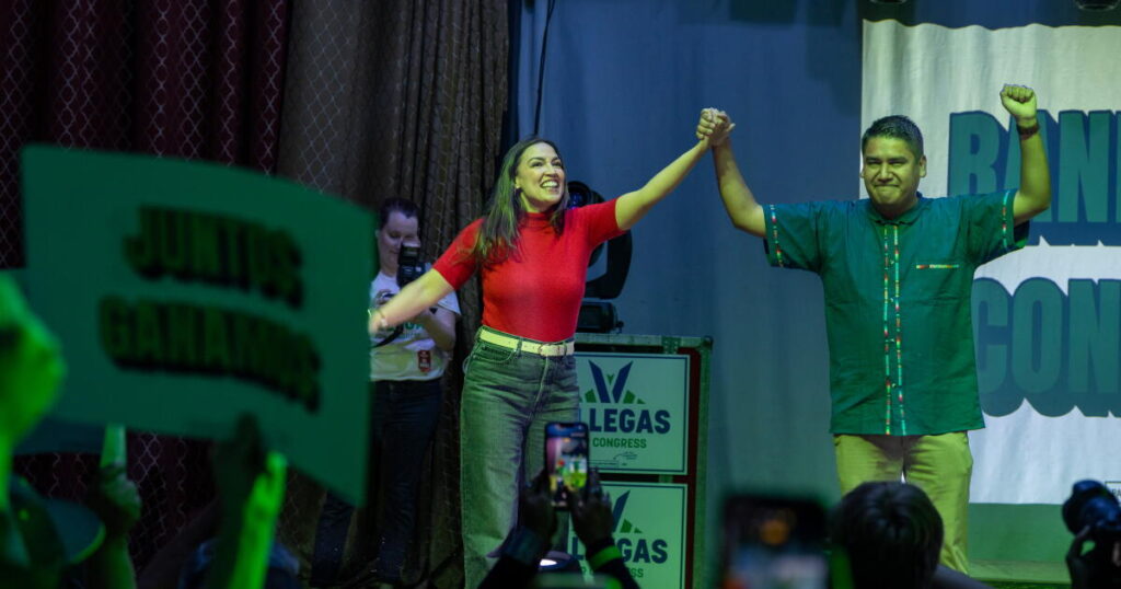 AOC, Newsom, Jeffries swing through California to help Democrats in tight races