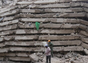 Many feared trapped as a tall building collapses in Kenya