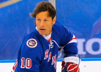 Ron Duguay, charismatic New York Rangers star who finished NHL career with Kings, dies at 69