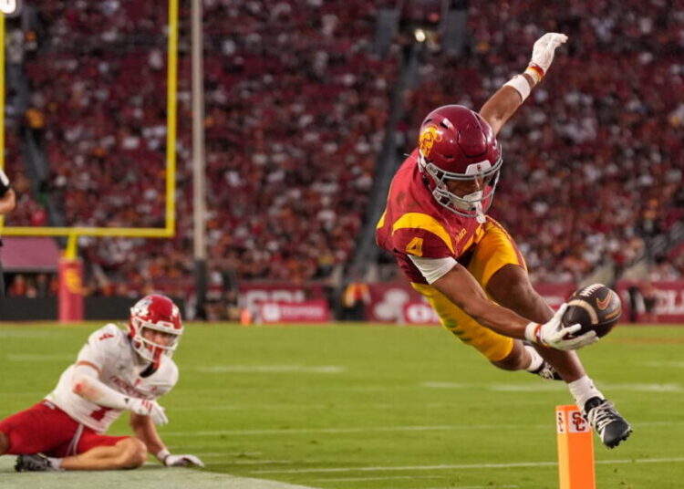 After getting breakout star Trent Mosley back, USC hopes bye week helps others return