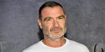 Liev Schreiber has choice words for Apple TV reporter