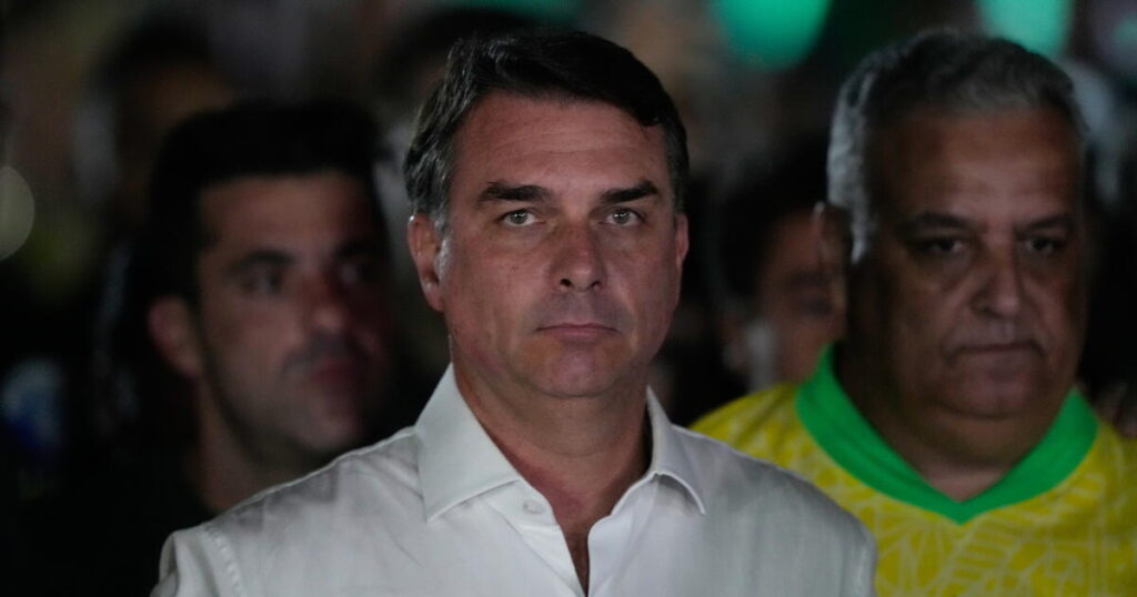 Brazil’s Flávio Bolsonaro leaves Brazil for the United States, according to media reports