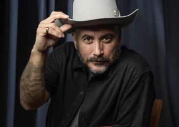 With 10 cats and a cowboy hat, Alfred Robles is building his comedy career