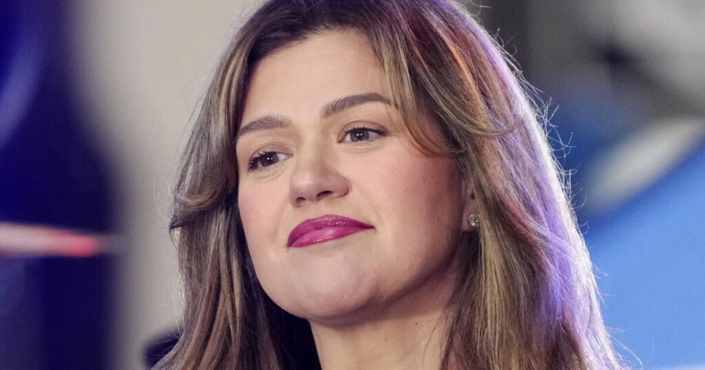 The Kelly Clarkson bird saga continues. Molly is worth $15 million
