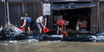 ‘This is the worst it’s been.’ King tides flood Southern California beach bars and restaurants