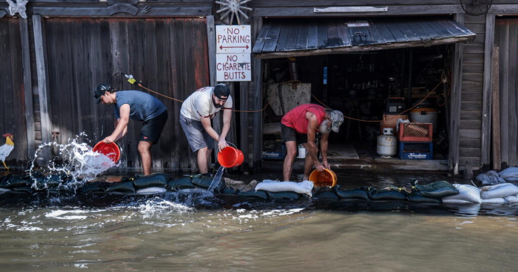 ‘This is the worst it’s been.’ King tides flood Southern California beach bars and restaurants