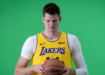 Lakers center Walker Kessler believes his competitive side will overcome pressure