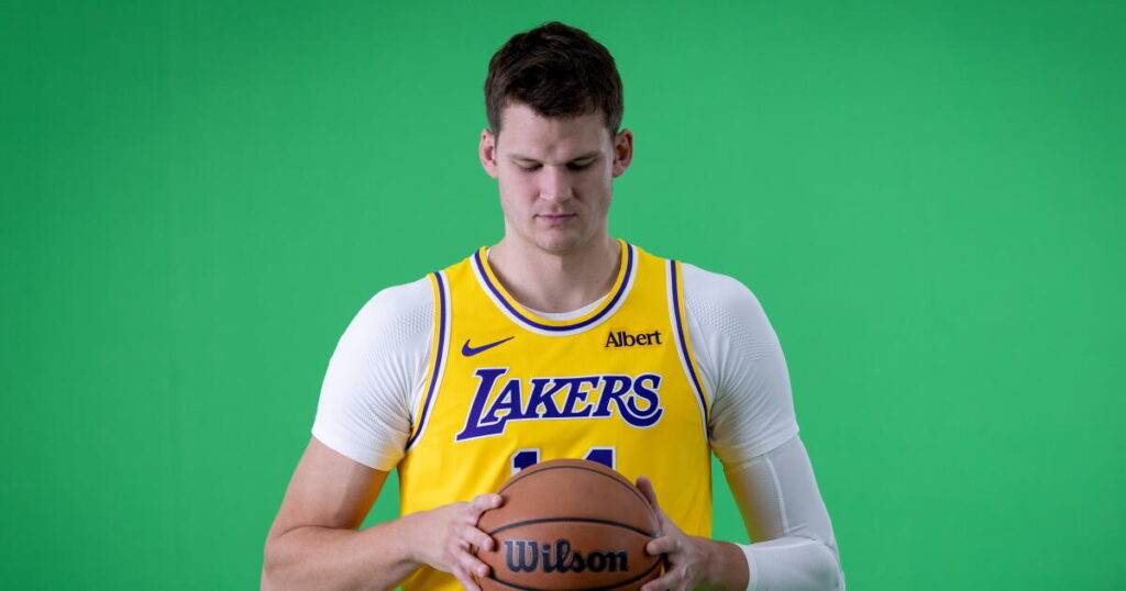 Lakers center Walker Kessler believes his competitive side will overcome pressure