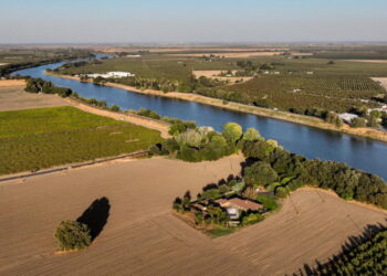 Critics blast California’s $180-million water buy as ‘extraordinarily expensive’