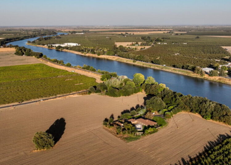 Critics blast California’s $180-million water buy as ‘extraordinarily expensive’