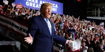 ‘Spun themselves into a frenzy!’ MS NOW’s Jen Psaki mocks MAGA Cheesecake Factory meltdown