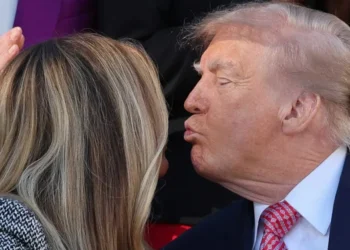 ‘His lips were tasers’: Melania ignites internet as she dodges a kiss from Trump