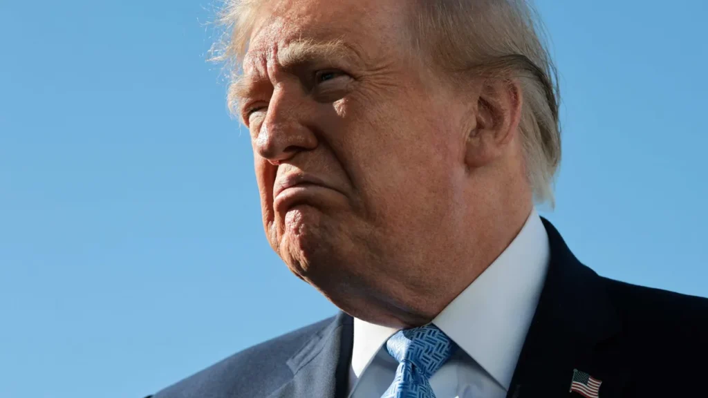 ‘Filth!’ Trump triggered as Obama hits decor as dictator-inspired ‘Cheesecake Factory’