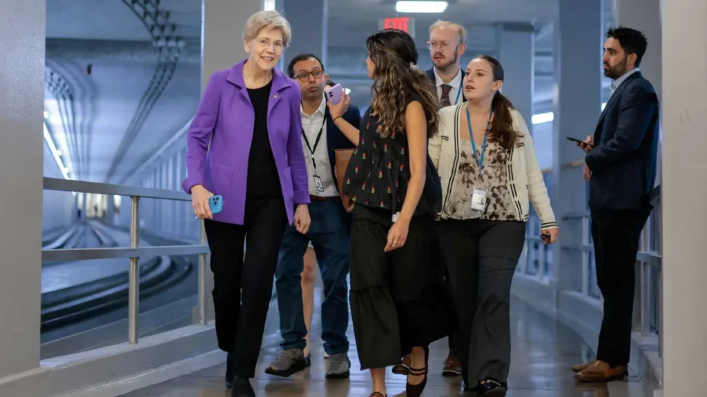Elizabeth Warren sparks Trump official meltdown after cornering him on watchdog purge: NYT