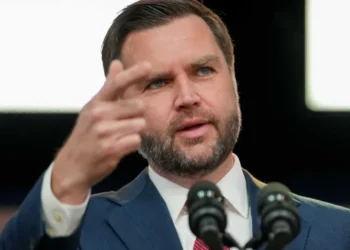 JD Vance’s bizarre new rally routine already ‘backfiring’ among conservatives: report