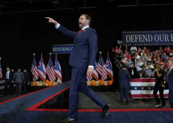 JD Vance ridiculed after ‘humiliating’ encounter with NFL players: ‘Yikes’