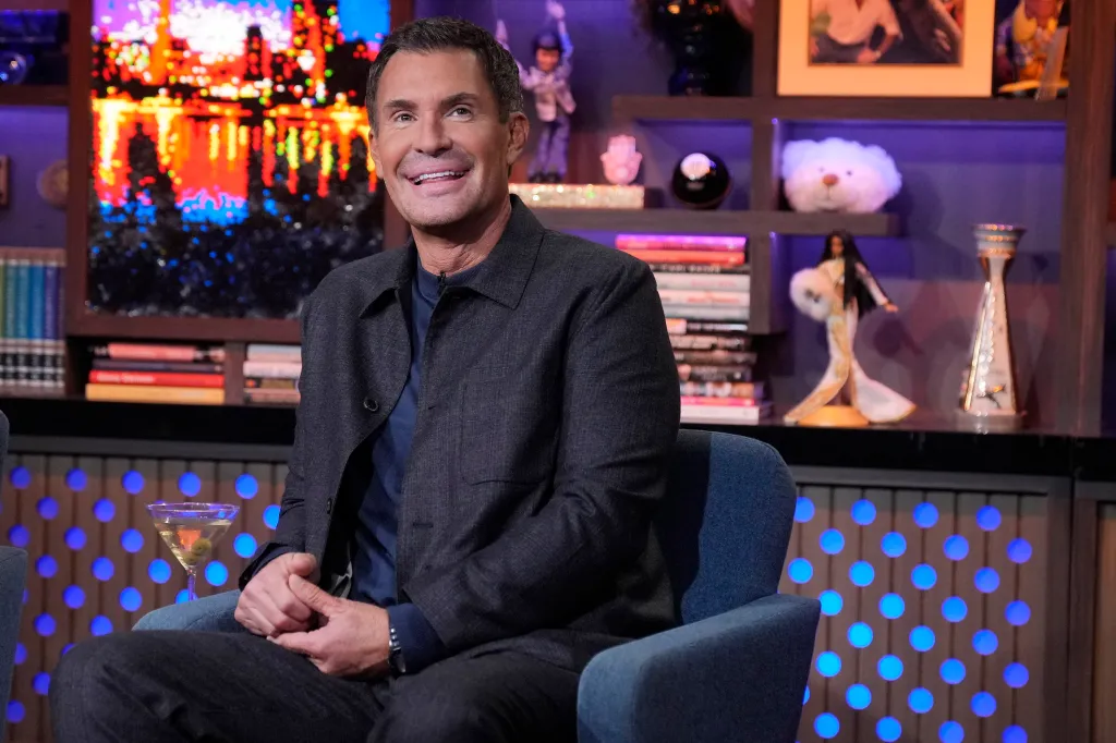 Jeff Lewis seated on the set of Watch What Happens Live.