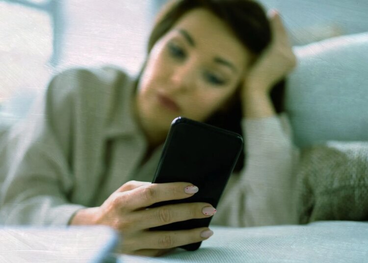 ‘Chatigue’ Is What Happens When You’re Tired of Always Texting First